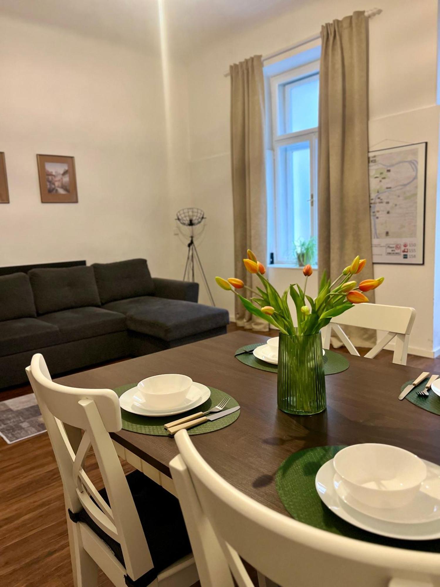 Lovely Prague Havanska - With Free Parking Esterno foto